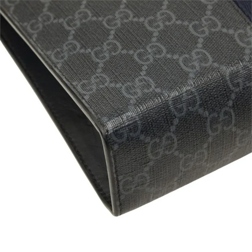 Gucci GG Supreme Clutch Bag